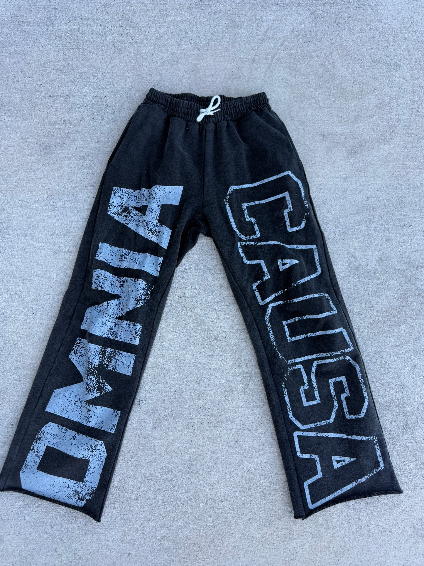 Omnia Causa Flare Sweats